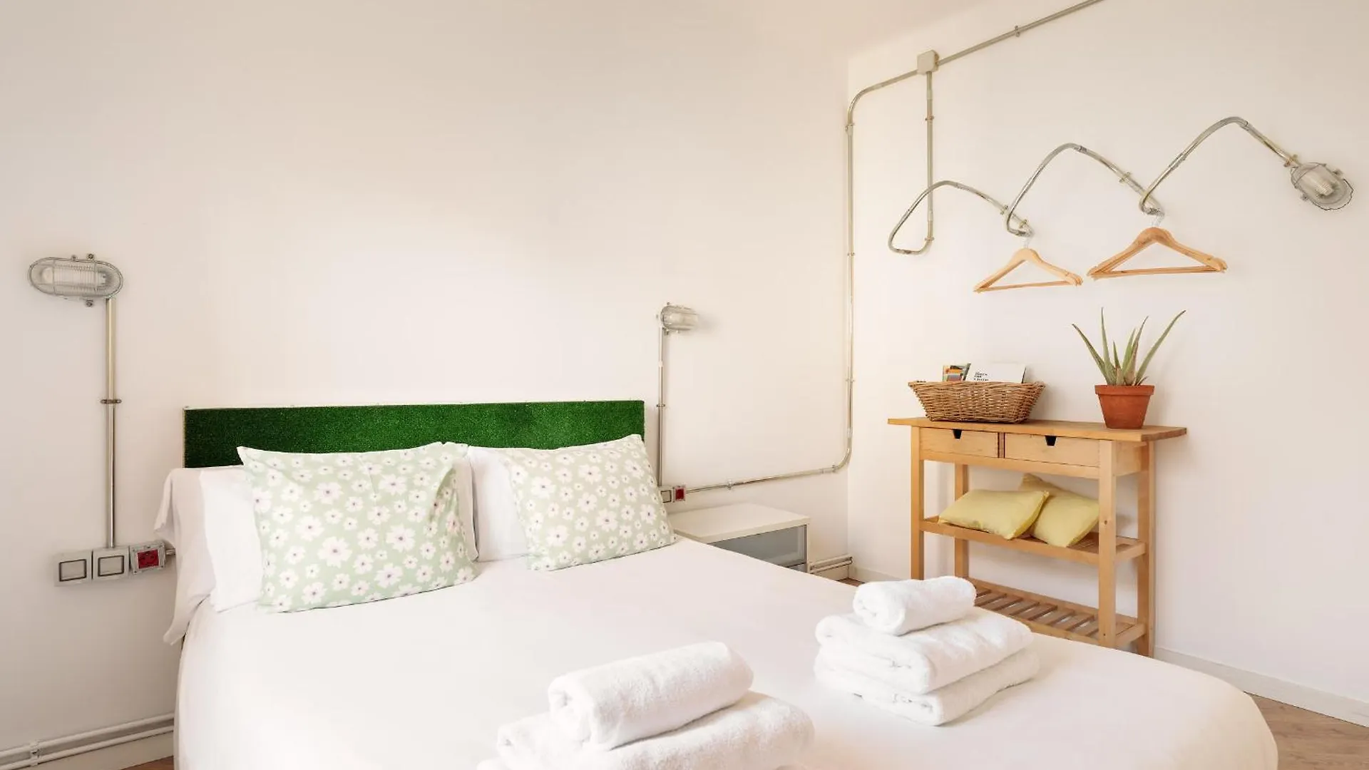 Eulalias Lodges Barcelona