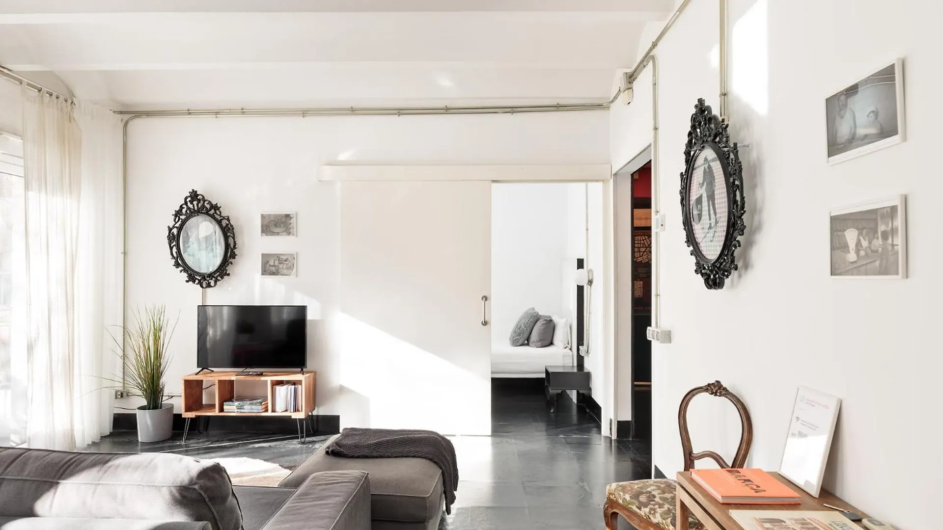 Eulalias Lodges Barcelona 0*,