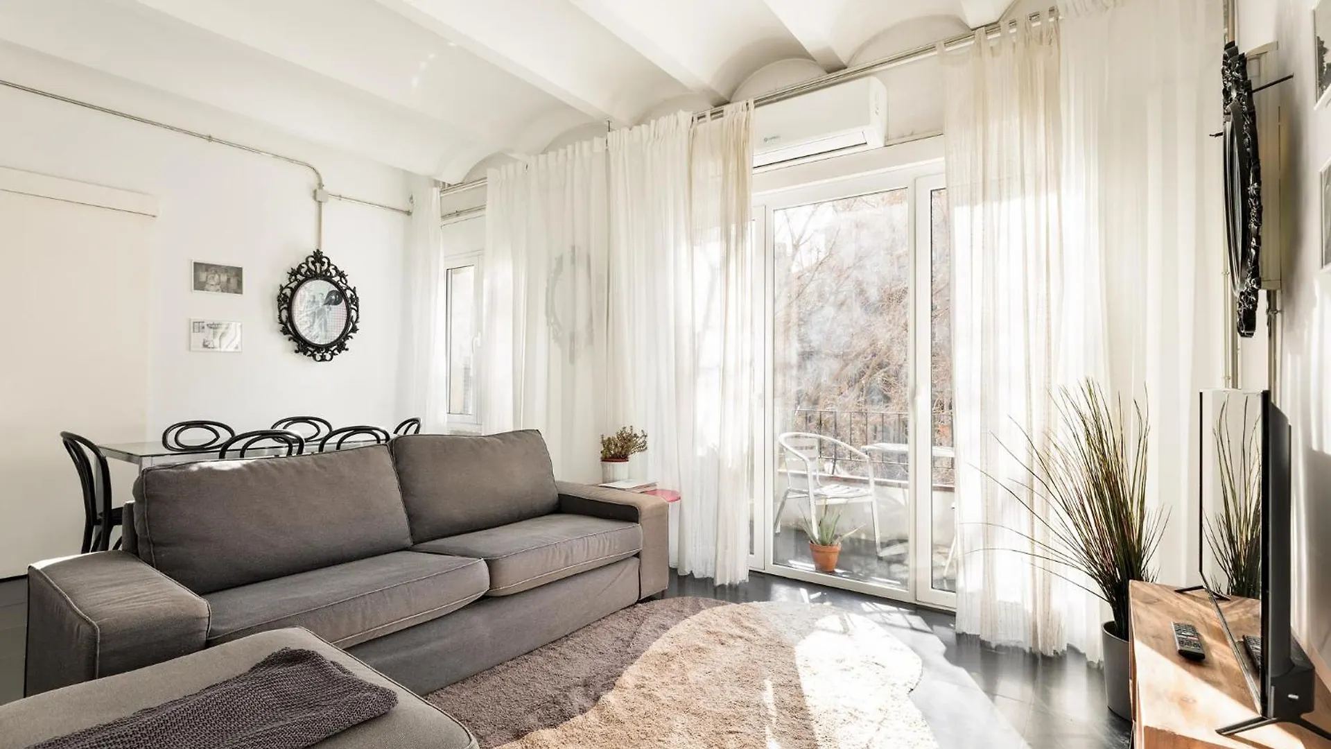 Eulalias Lodges Barcelona 0*,
