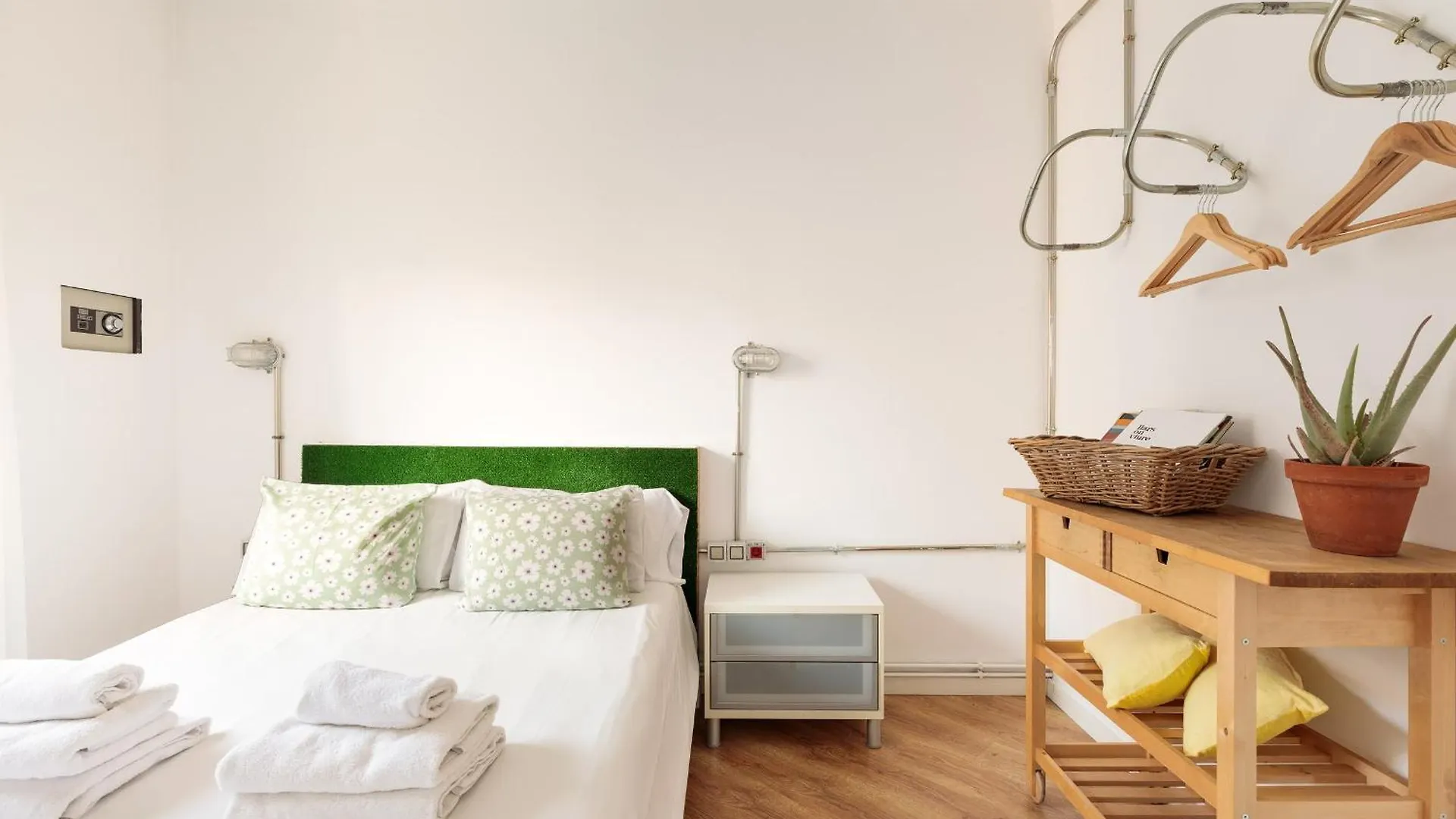Eulalias Lodges Barcelona Apartment