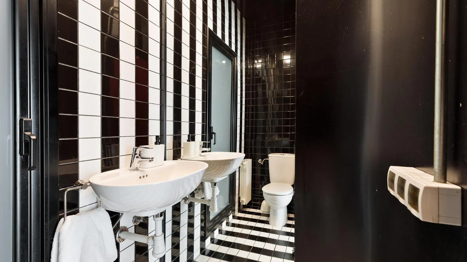 Eulalias Lodges Barcelona Apartment